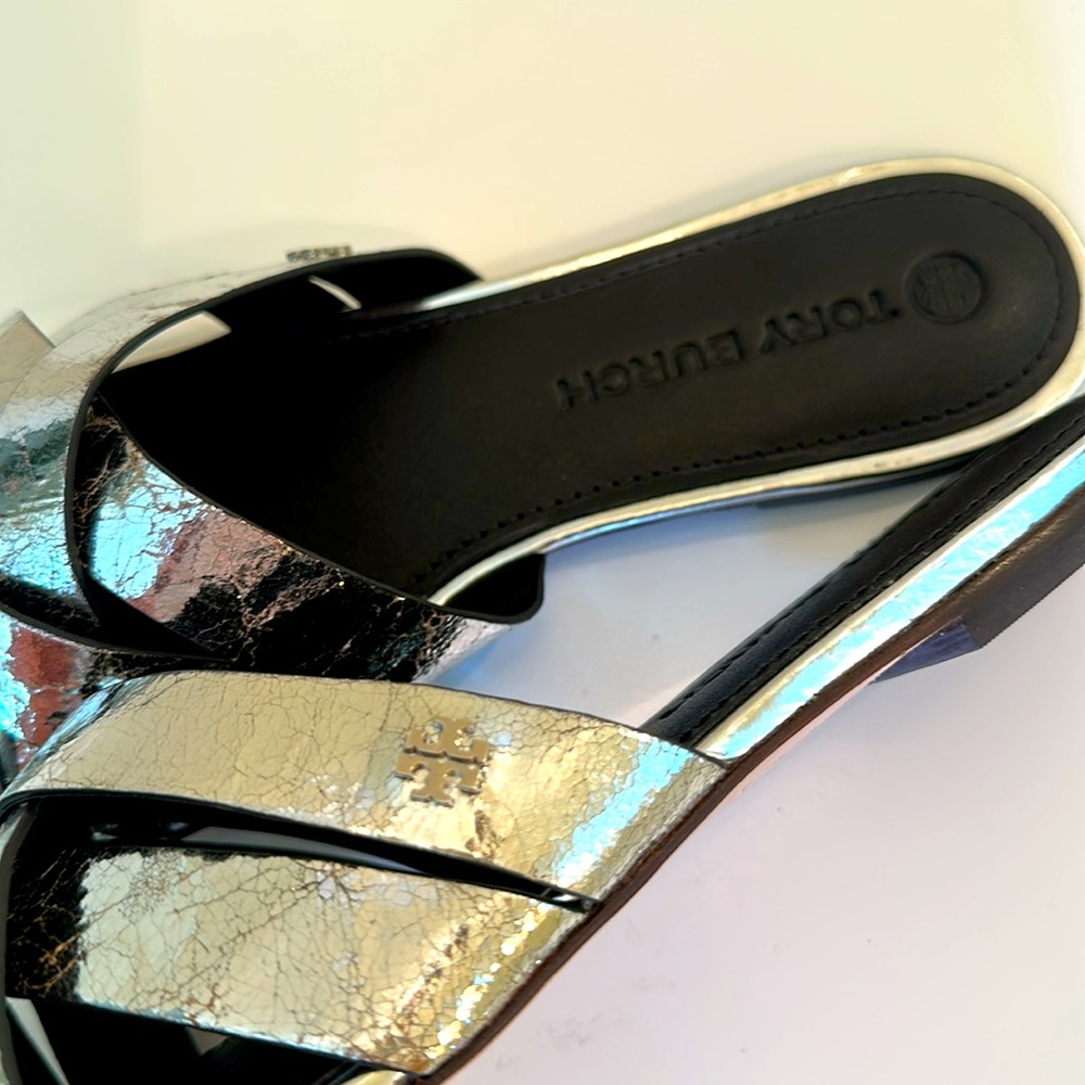 NewTory Burch Metallic Silver Slide Sandals. Size 8.5M. - Picture 6 of 10